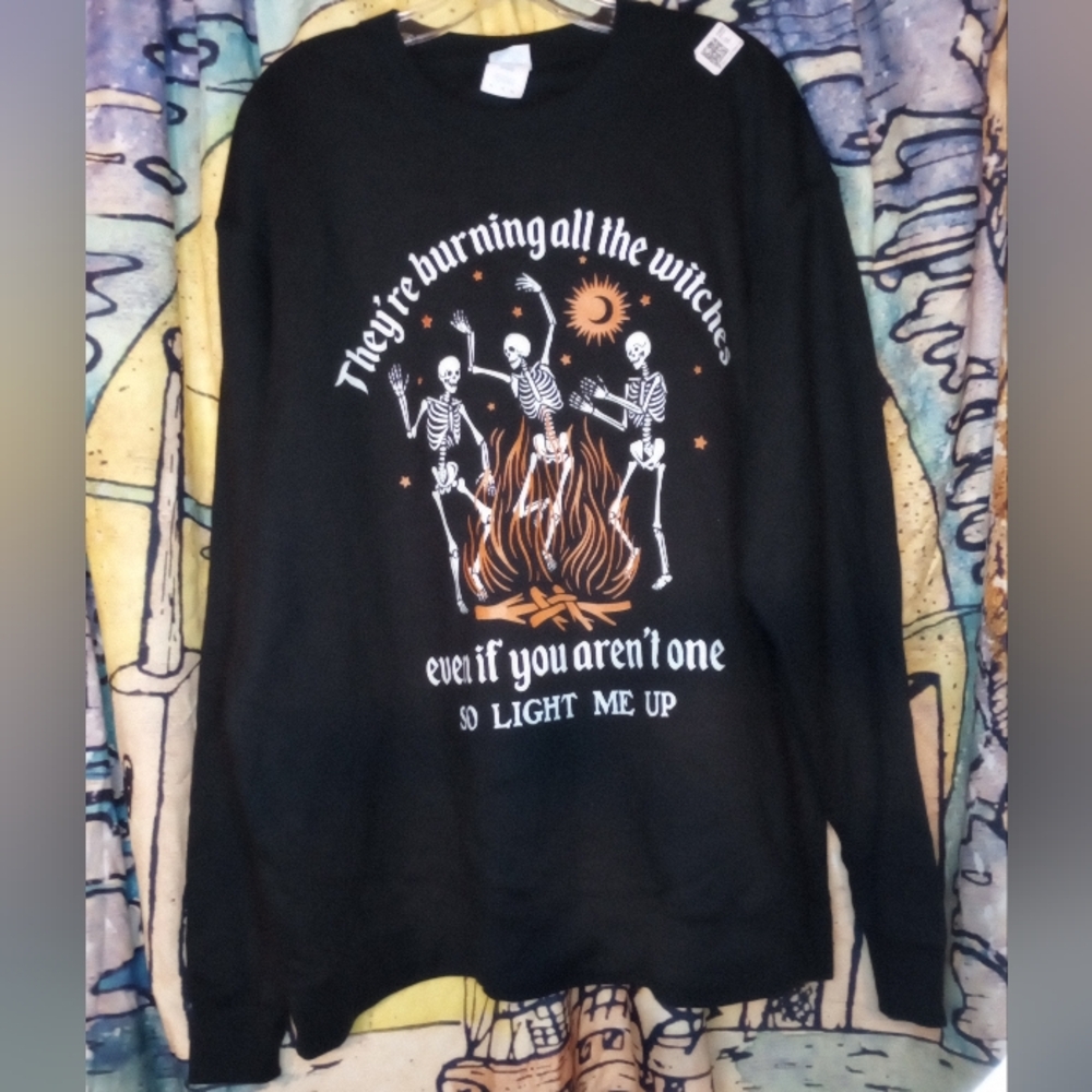 NWT Black Sweatshirt Dancing Skeletons Burning Witches Light Me Up XL Crewneck